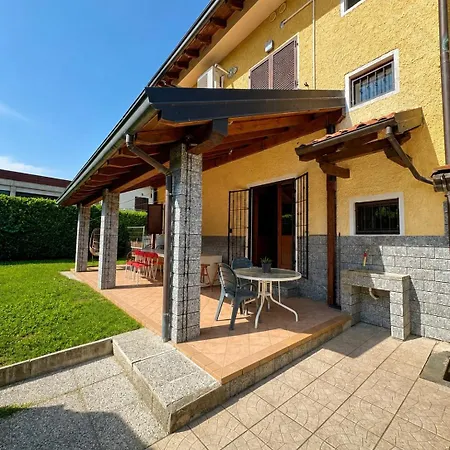 Oasi Con Piscina Privata E Piccolo Parco Oleggio Castello